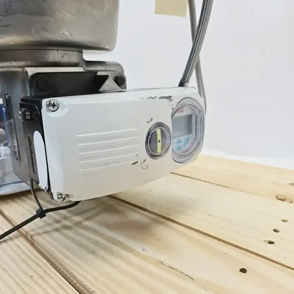 DeZURIK 6" VPB Ball Valve CL150 w/ ABB EDP300 Positioner - Image 3